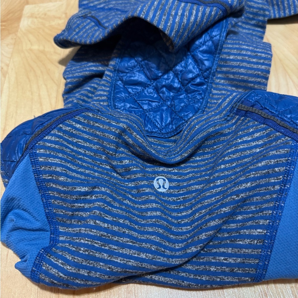 Lululemon Athletica Blue and Gray Striped Top Size L - Picture 12 of 15